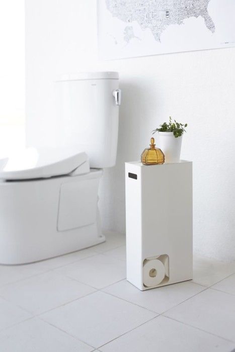 Yamazaki Tower: Stijlvolle Toiletrolhouder voor Slimme Opruimers