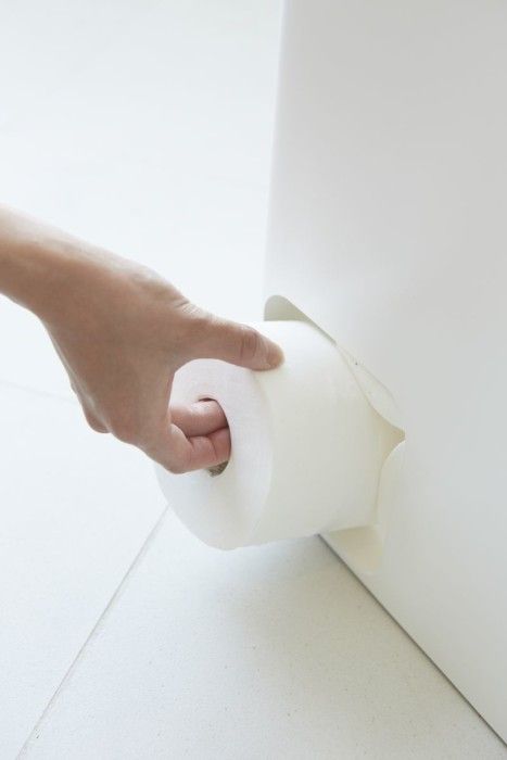 Yamazaki Tower: Stijlvolle Toiletrolhouder voor Slimme Opruimers