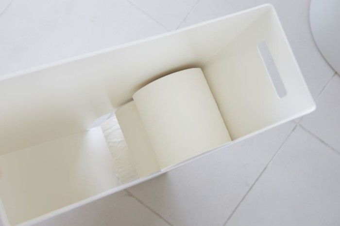 Yamazaki Tower: Stijlvolle Toiletrolhouder voor Slimme Opruimers