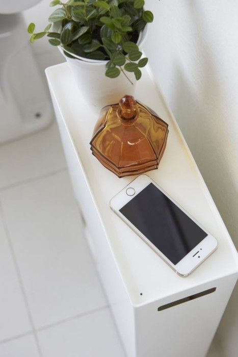 Yamazaki Tower: Stijlvolle Toiletrolhouder voor Slimme Opruimers
